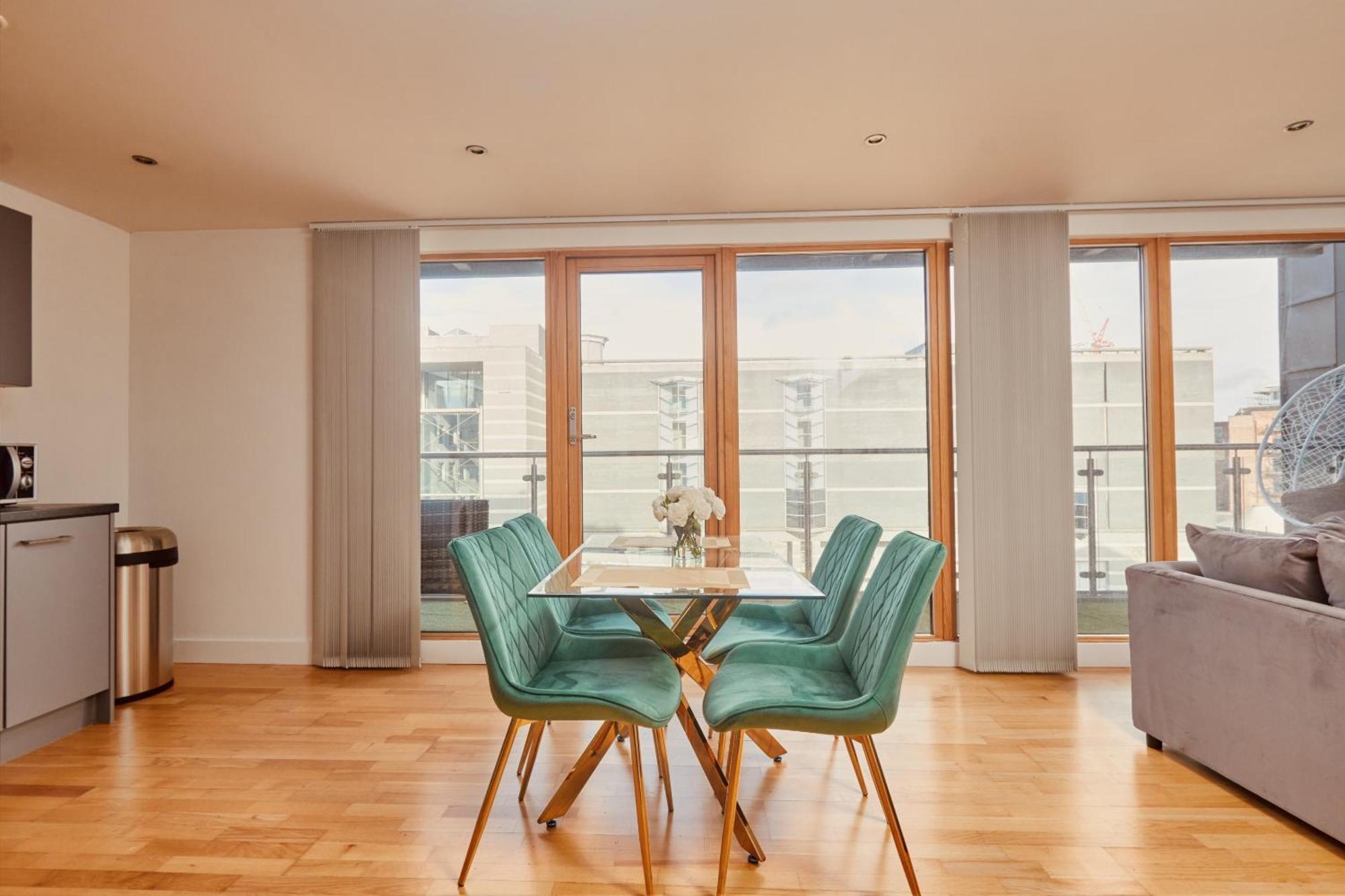 Leeds Dock Apt, Free Secure Parking! 2 Bed * Лидс