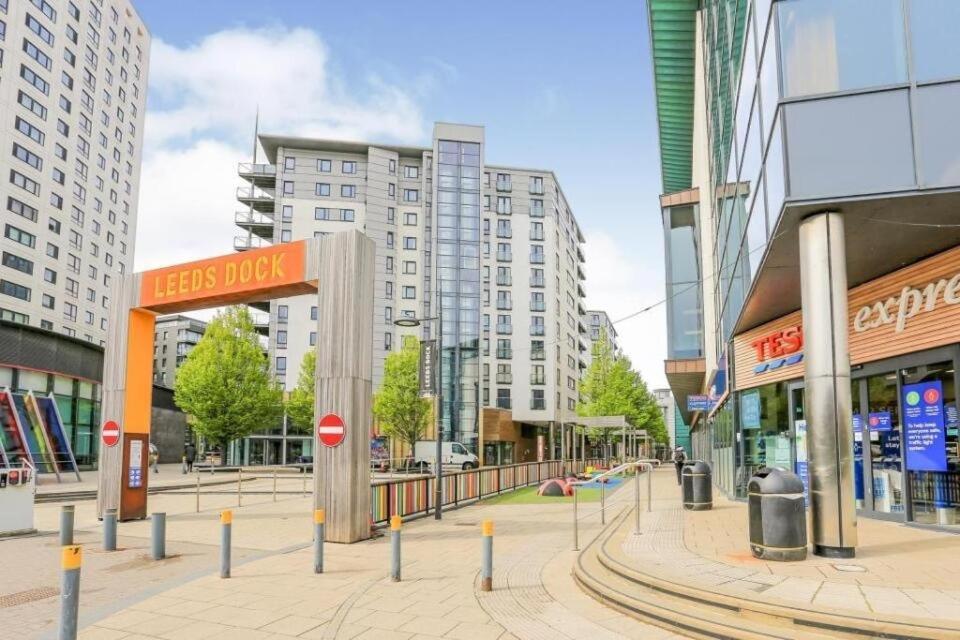 Leeds Dock Apt, Free Secure Parking! 2 Bed Apartment Leeds (West Yorkshire)