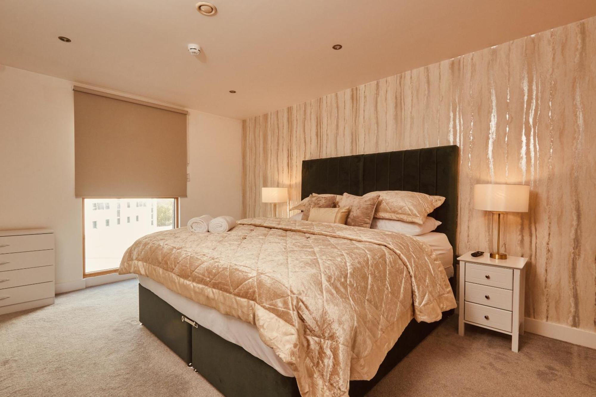 Leeds Dock Apt, Free Secure Parking! 2 Bed * Leeds (West Yorkshire)
